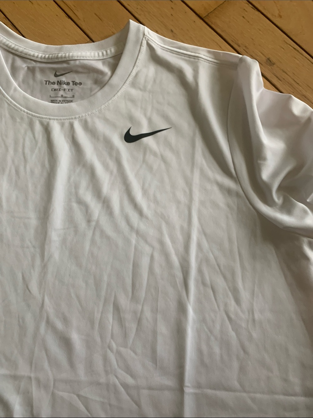 NIKE WHITE TEE LARGR